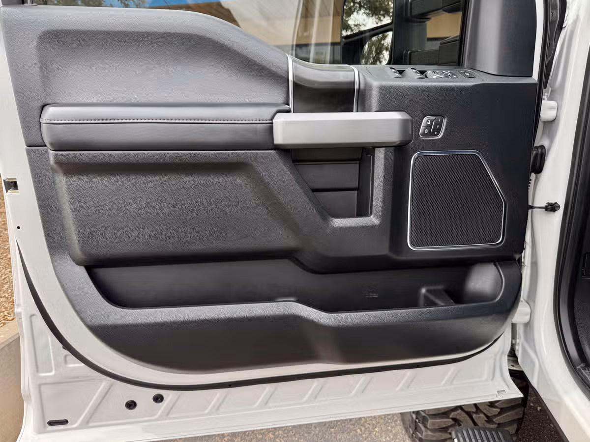 2019 Ford F-250 Super Duty Platinum Crew Cab Image 18