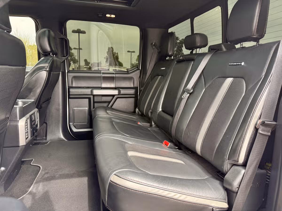 2019 Ford F-250 Super Duty Platinum Crew Cab Image 26