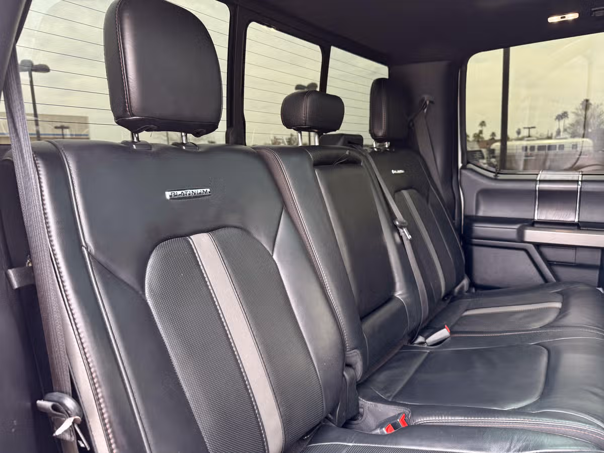 2019 Ford F-250 Super Duty Platinum Crew Cab Image 30