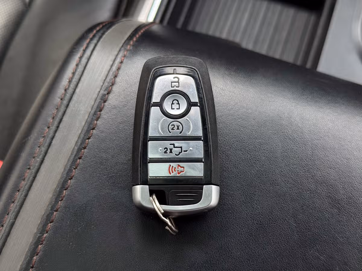 2019 Ford F-250 Super Duty Platinum Crew Cab Image 39