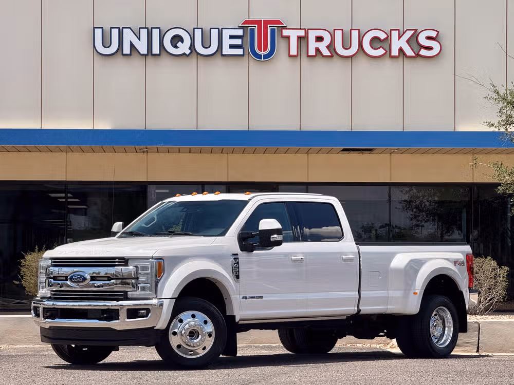 2018 Ford F-450 Super Duty Lariat Crew Cab Image 1