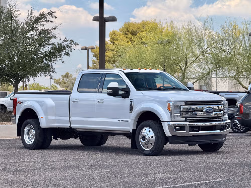 2018 Ford F-450 Super Duty Lariat Crew Cab Image 4