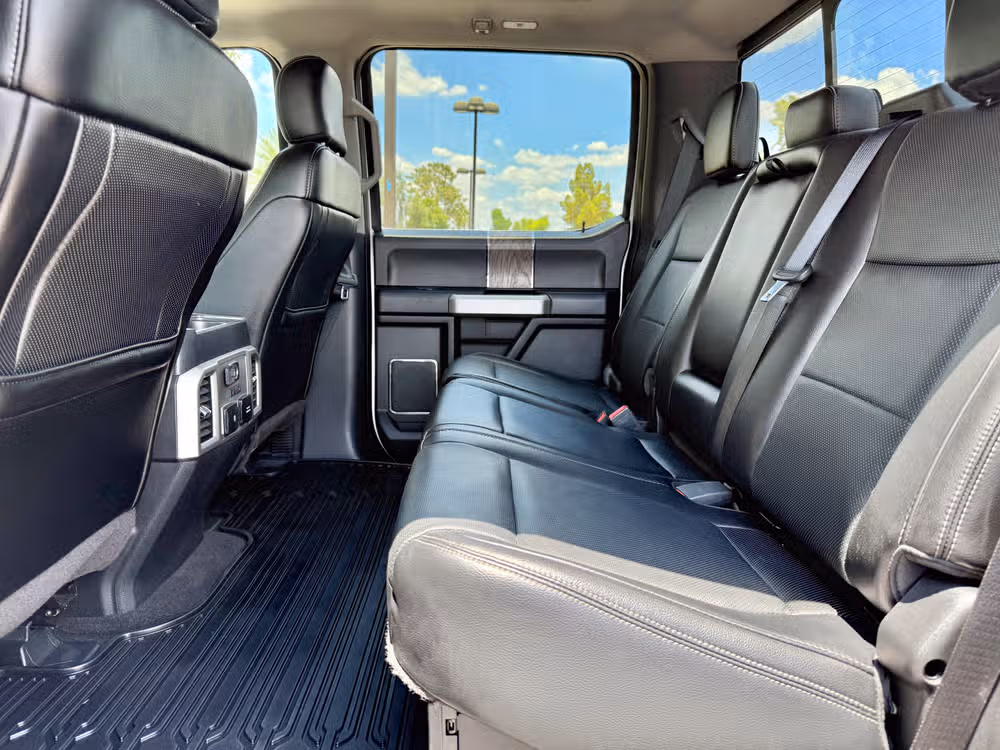 2018 Ford F-450 Super Duty Lariat Crew Cab Image 24