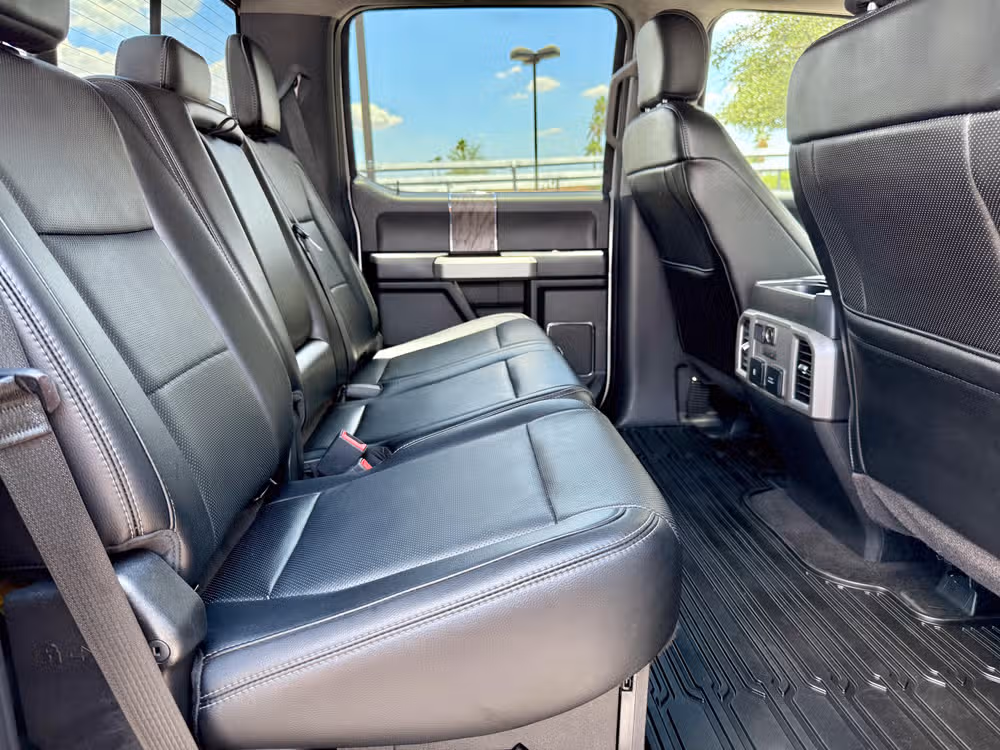 2018 Ford F-450 Super Duty Lariat Crew Cab Image 28
