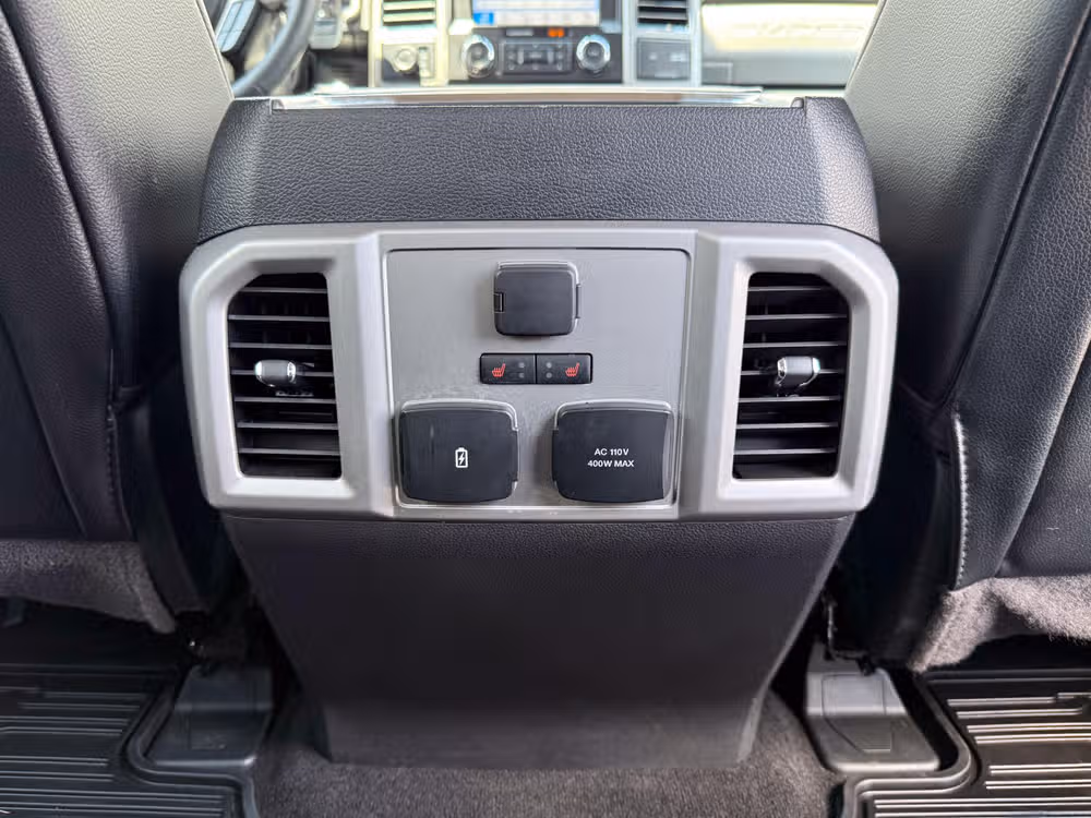 2018 Ford F-450 Super Duty Lariat Crew Cab Image 34