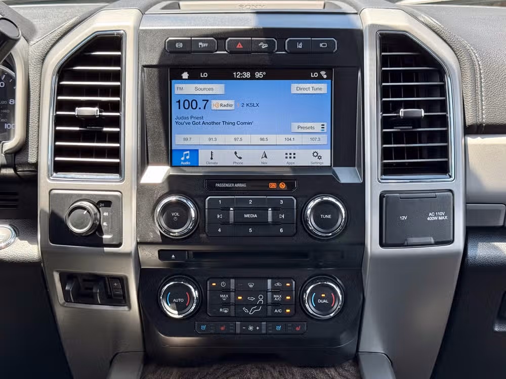 2018 Ford F-450 Super Duty Lariat Crew Cab Image 37