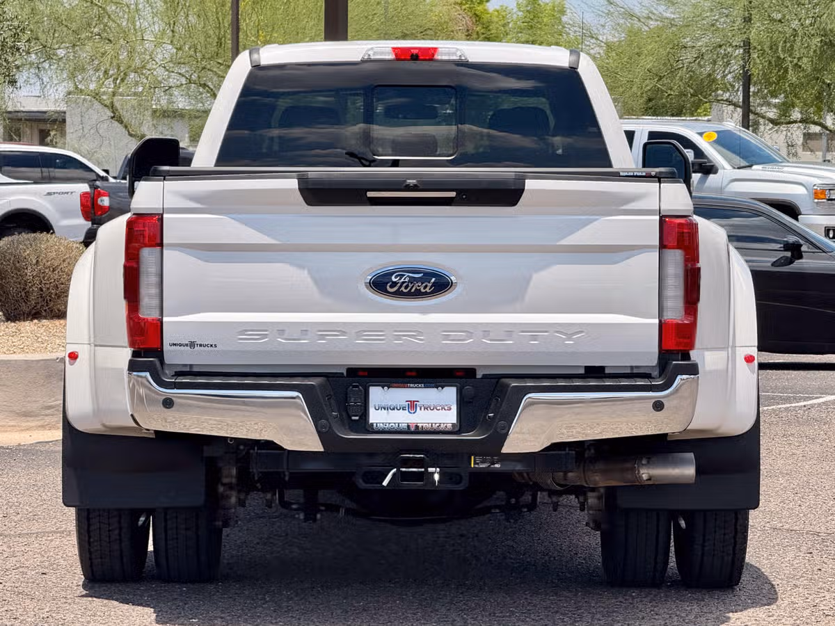 2018 Ford F-450 Super Duty Lariat Crew Cab Image 7
