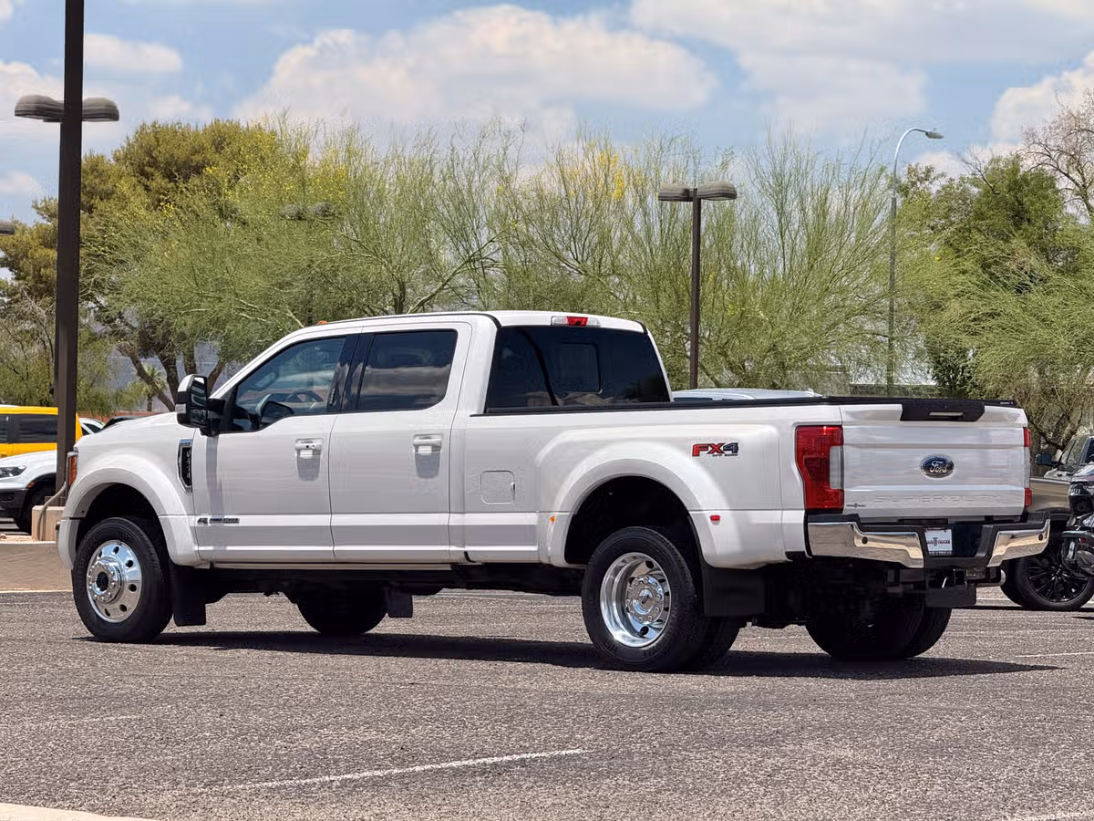 2018 Ford F-450 Super Duty Lariat Crew Cab Image 10