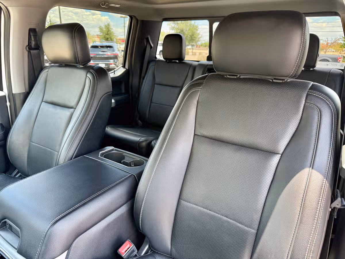 2018 Ford F-450 Super Duty Lariat Crew Cab Image 21