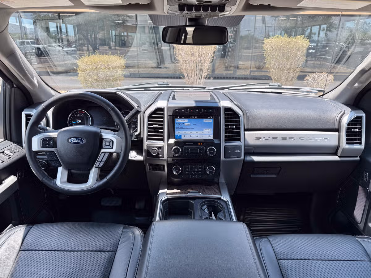 2018 Ford F-450 Super Duty Lariat Crew Cab Image 35