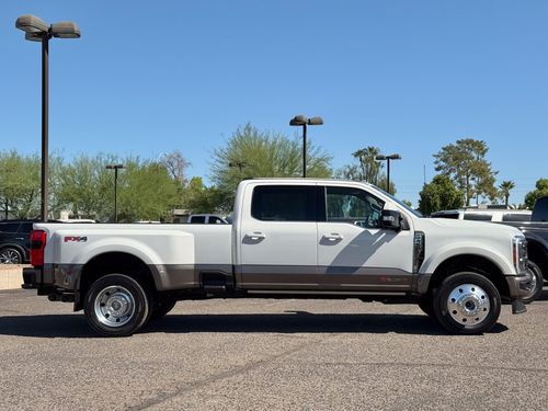 2023 Ford F-450 Super Duty King Ranch Crew Cab Lower Image 2