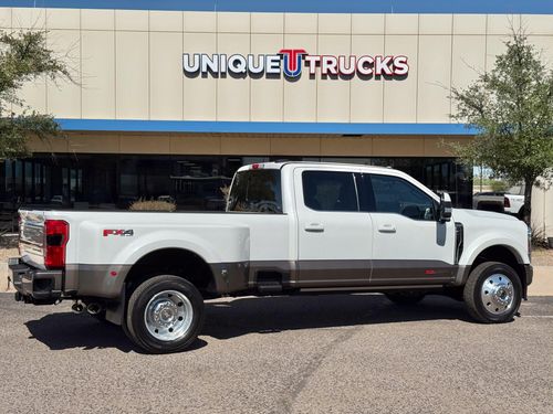 2023 Ford F-450 Super Duty King Ranch Crew Cab Lower Image 3