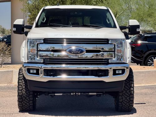 2019 Ford F-250 Super Duty Lariat Crew Cab Lower Image 1