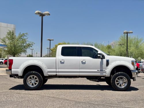 2019 Ford F-250 Super Duty Lariat Crew Cab Lower Image 2