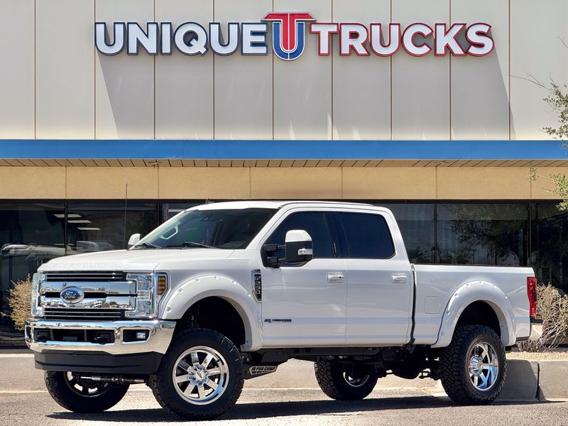 2019 Ford F-250 Super Duty Lariat Crew Cab Upper Image 2