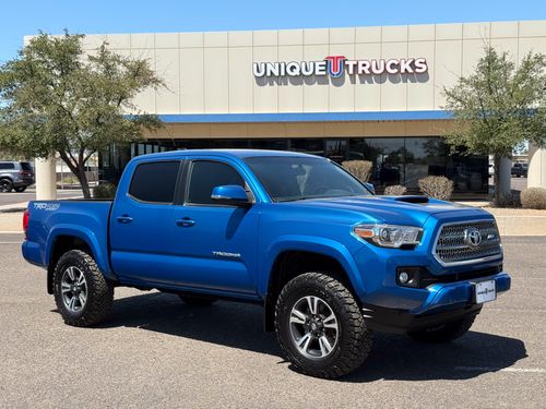 2017 Toyota Tacoma TRD Sport Double Cab Lower Image 1
