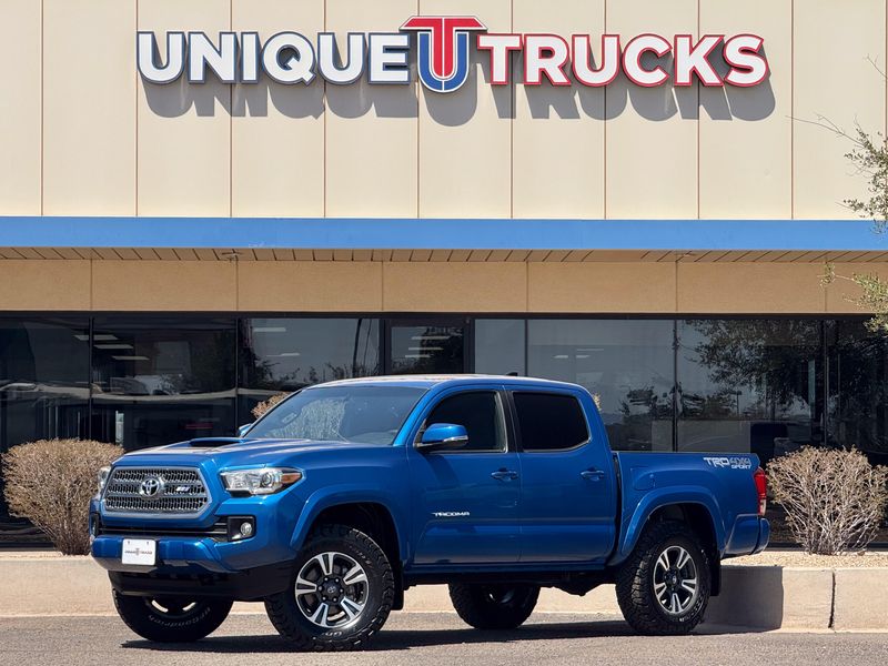 2017 Toyota Tacoma TRD Sport Double Cab Upper Image 1