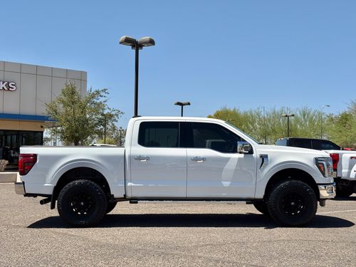 2024 Ford F-150 Lariat SuperCrew Lower Image 2