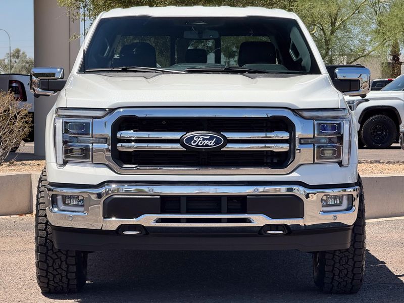 2024 Ford F-150 Lariat photo 2