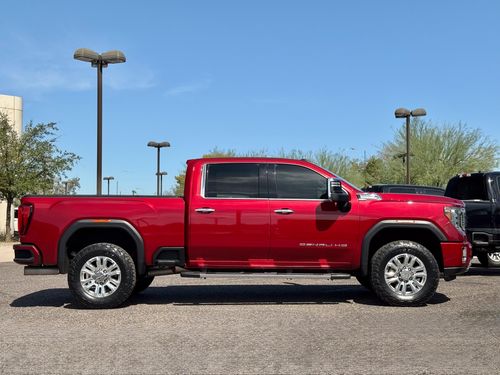 2020 GMC Sierra 2500HD Denali Crew Cab Lower Image 2