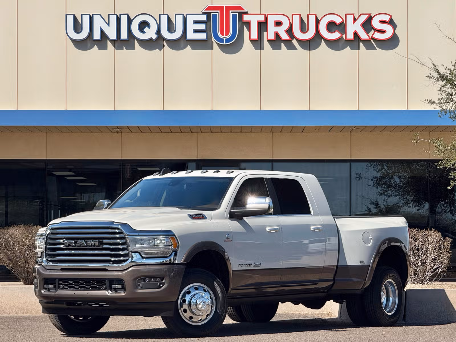 2022 Ram 3500 Limited Longhorn Upper Image 1