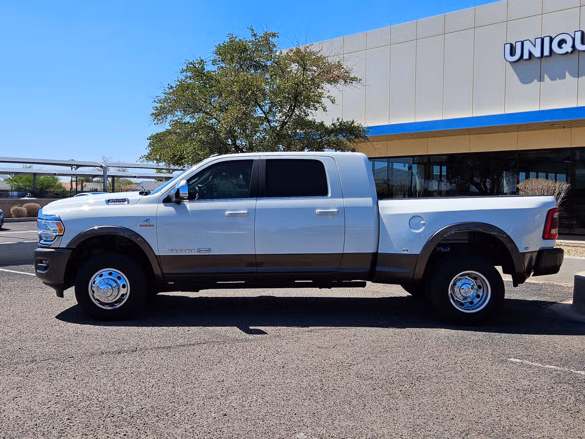 2022 Ram 3500 Limited Longhorn Image 3