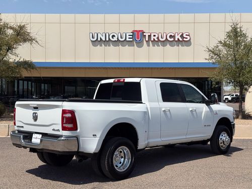 2024 Ram 3500 Laramie Mega Cab Lower Image 3