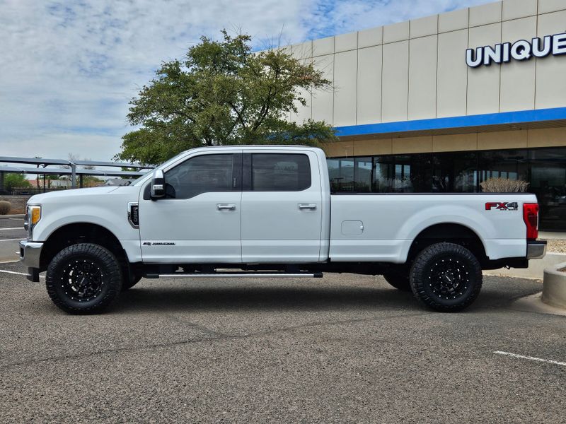 2017 Ford F-250 Super Duty XLT Crew Cab Upper Image 2