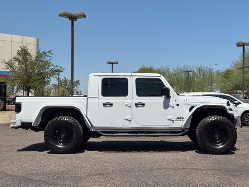2025 Jeep Gladiator Sport Crew Cab Lower Image 2