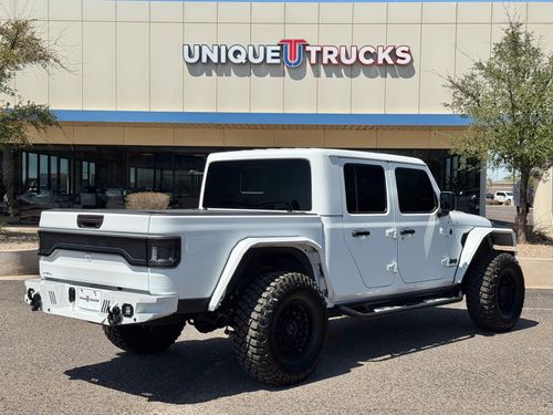 2025 Jeep Gladiator Sport Crew Cab Lower Image 3