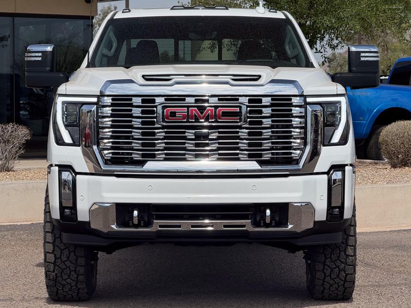 2025 GMC Sierra 3500HD Denali Crew Cab Upper Image 2