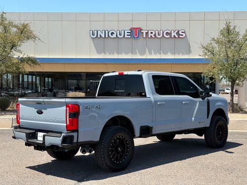 2024 Ford F-350 Super Duty Lariat Crew Cab Lower Image 3