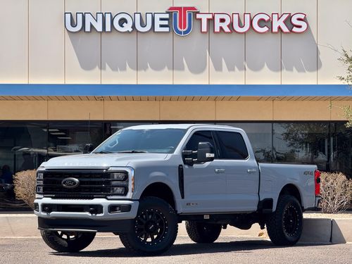 E91928 - 2024 Ford F-350 Super Duty Lariat Crew Cab