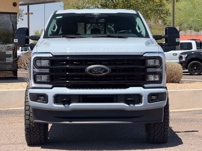 2024 Ford F-350 Super Duty Lariat Crew Cab Upper Image 2