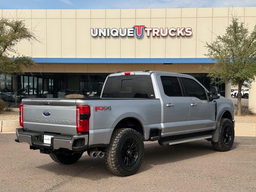 2024 Ford F-350 Super Duty Lariat Crew Cab Lower Image 3