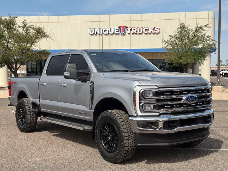 2024 Ford F-350 Super Duty Lariat Upper Image 1