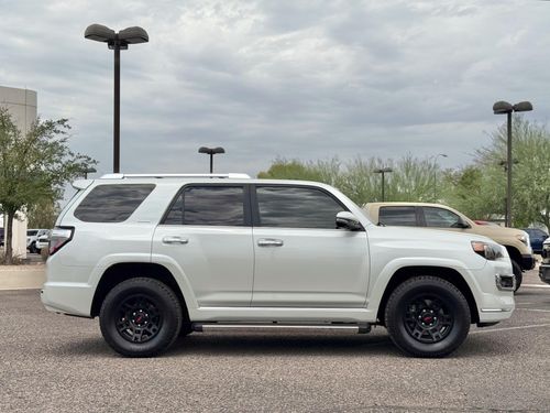 2015 Toyota 4Runner Limited Lower Image 2