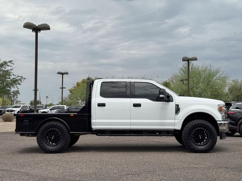 2022 Ford F-250 Super Duty XLT Crew Cab Lower Image 2
