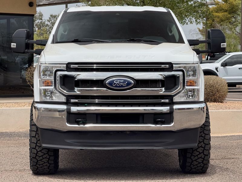 2022 Ford F-250 Super Duty XLT Crew Cab Upper Image 2