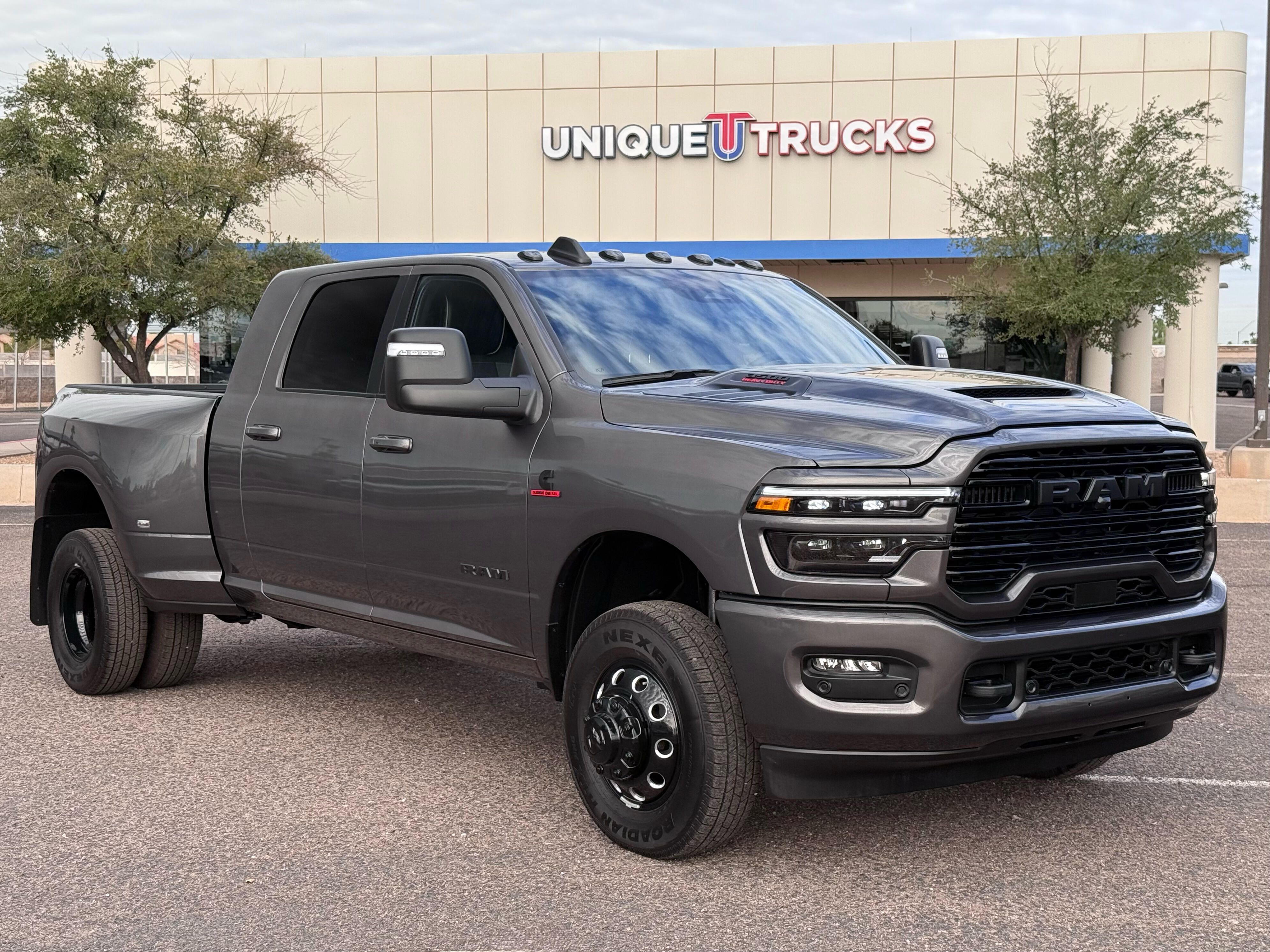 2025 RAM Ram 3500 Pickup Laramie's photo