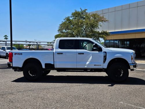 2024 Ford F-250 Super Duty XLT Crew Cab Lower Image 3