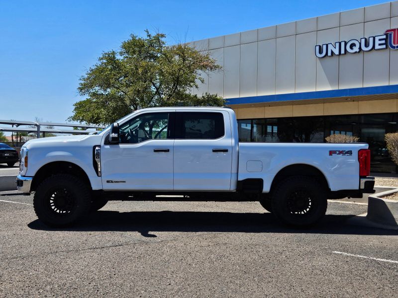 2024 Ford F-250 Super Duty XLT Crew Cab Upper Image 2