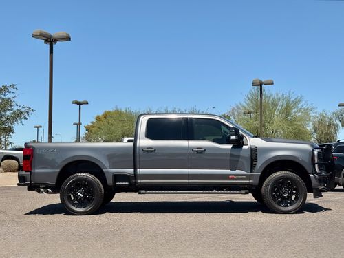 2023 Ford F-250 Super Duty Lariat Crew Cab Lower Image 2