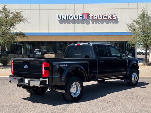 2023 Ford F-450 Super Duty Lariat Crew Cab Lower Image 3