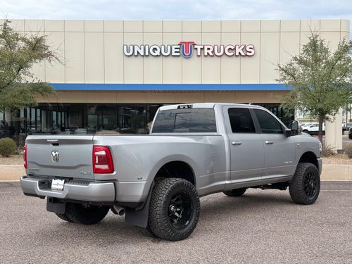 2024 Ram 3500 Laramie Crew Cab Lower Image 3