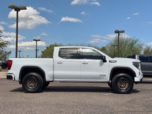 2023 GMC Sierra 1500 AT4 Crew Cab Lower Image 2