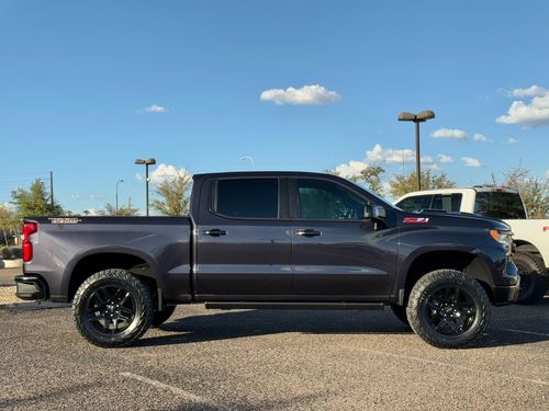 2022 Chevrolet Silverado 1500 LT Trail Boss Crew Cab Lower Image 2