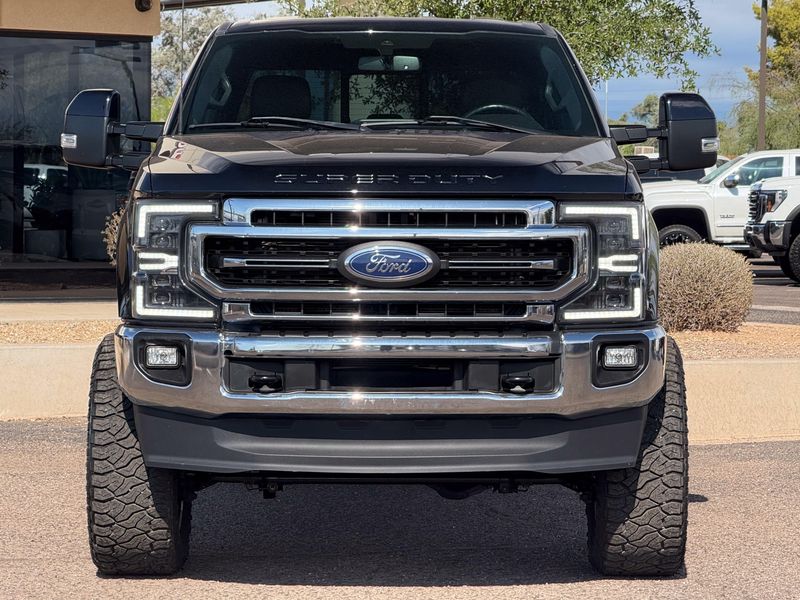 2022 Ford F-250 Super Duty Lariat Crew Cab Upper Image 2