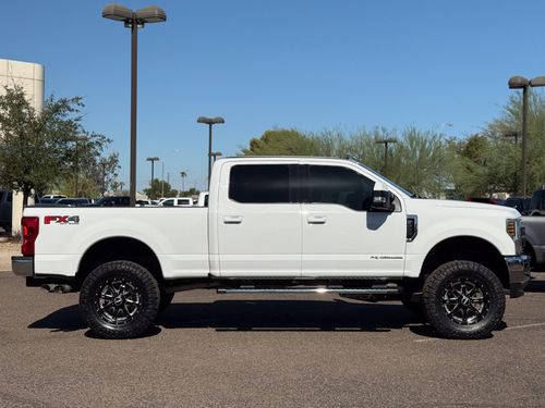 2019 Ford F-250 Super Duty Lariat Lower Image 2