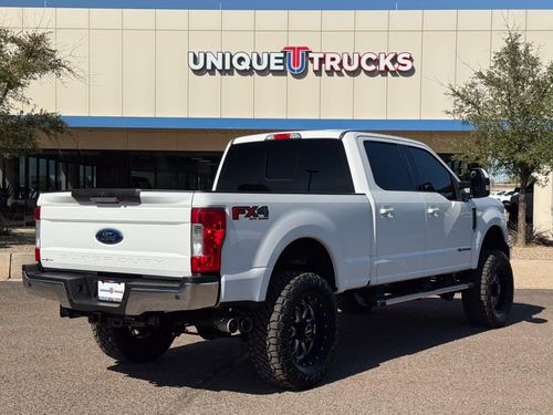 2019 Ford F-250 Super Duty Lariat Lower Image 3